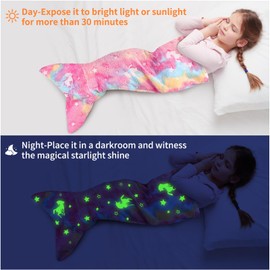 Cyiecw Mermaid Blanket Girls Children 100 x 50 cm, Mermaid Fin Girl Blanket Glow in the Dark, Mermaid Flannel Blanket with Sequins, Purse and Mermaid Jewellery Accessories