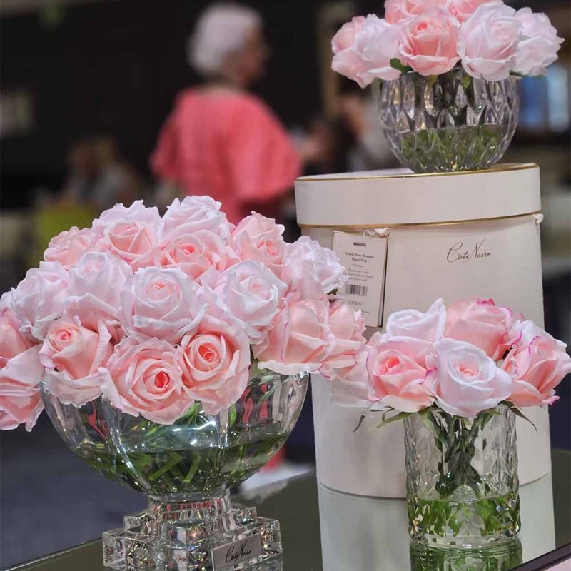 Cote Noire-Luxury Round 13 Rose Bud Bouquet Mixed Pink