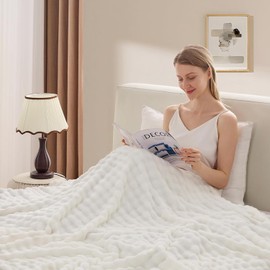 Sivlefoss Fleece Throw Blanket White Faux Fur Fluffy Bed Blanket Bubble Soft Cosy Warm Large Blanket for Bed Sofa Car,130x155