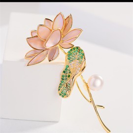 Lotus Leaf Pearl Brooch Elegant Shell Flower Brooch for Woman Classical Pearl Lotus Leaf Pin Brooch Flower Pins Floral Lapel Pins Corsage Badge Brooch for Cloth Dress Accessories Decoration