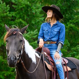 Cinturón de Piel con Hebilla Occidental, Cinturón de Vaquero con Patrón de Caballos, Decoración Floral Grabada para Hombres (Marrón, 120CM)