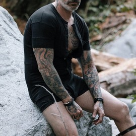 GYMAPE Men's Short-Sleeved Stranpler Pyjamas Henley Jumpsuit Stretchy Cotton Ramper with Buttons, black