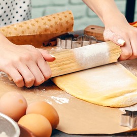 Wooden Rolling Pin, Baking Roll Made of Beech Wood for Rolling Rolling Pin, Rolling Pin with Rotating Centre, Rolling Pin for Cooking and Baking