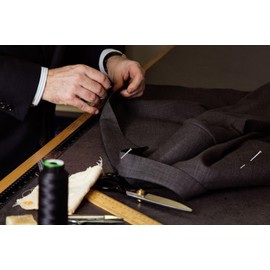 2000 Pieces Straight Pins, BetterJonny 0.6 * 26mm Stainless Steel Dressmaker Pins with Storage Box Flat Head Satin Pin Sewing Pins for Jewelry Craft Sewing Projects