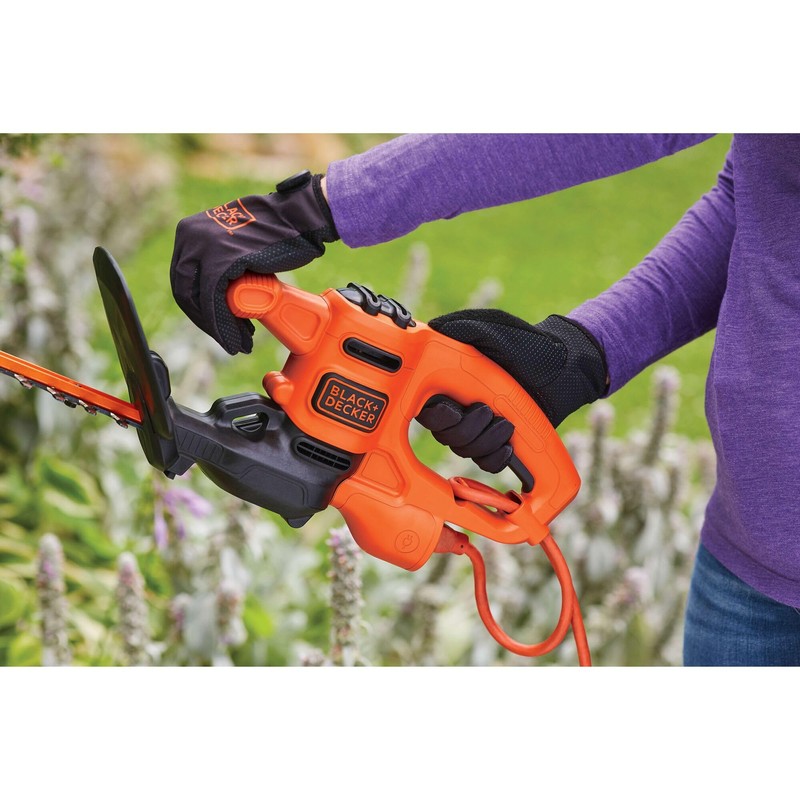 BLACK+DECKER Electric Hedge Trimmer, 16-Inch 3.0 Amp Compact Corded Power