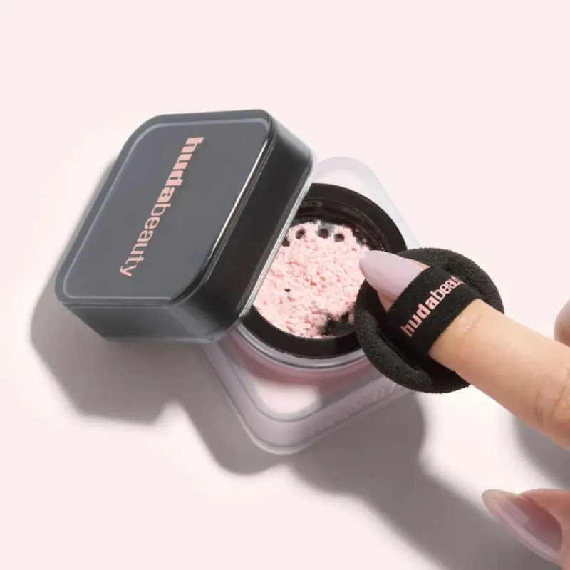 Polvo Volatil Fijador Huda Beauty Easy Bake Tono Pound cake