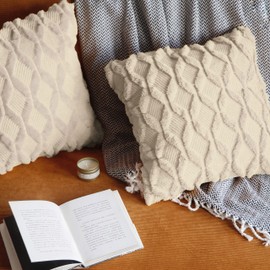 Pagnanno. Set of 2 Soft Velvet Cushion Covers 45x45cm(18x18 Inches) Fluff Throw Pillowcases Square Cushion Covers for Chairs,living room,bedroom with Invisible Zipper (18"x18" (Pack of 2), Cream)