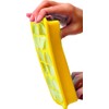 Joie Kitchen Gadgets 067742-291868 Silikon-Eiswürfelform mit Zitronenkeil, gelb