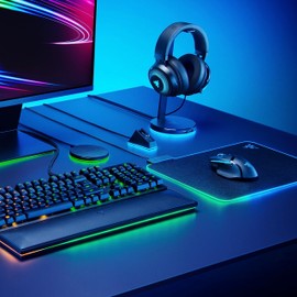 Razer Mouse Charging Dock Chroma: Magnetic Dock with Charge Status RGB Lighting - Anti-Slip Gecko Feet - Powered by Razer Chroma - Classic Black