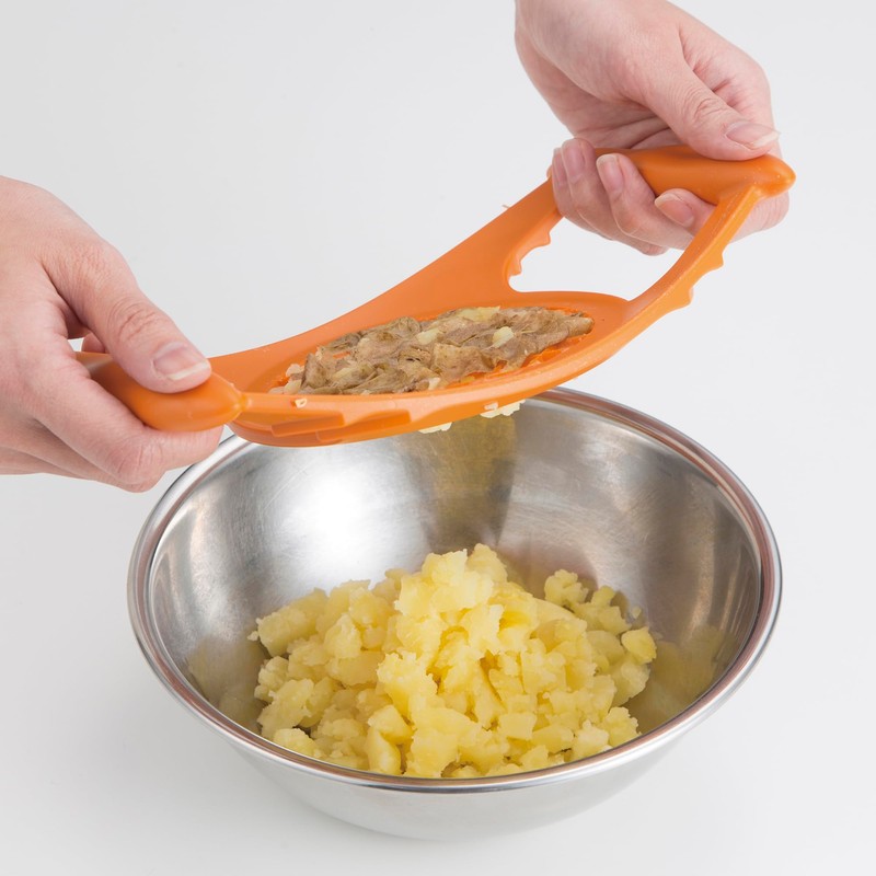 KAI KAI KITCHEN DH8182 No Hassle Potato Masher, Made in