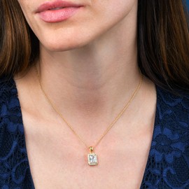 Diamond Treats Women's Emerald Cut 925 Sterling Silver Necklace with White, Green, Blue or Red Cubic Zirconia, Elegant Rectangle Silver Necklace with Gift Box, Sterling Silver