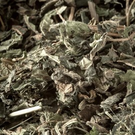 Bremer Gewürzhandel nettle tea, loose, delicious tea for relaxed moments, 3 x 100 g