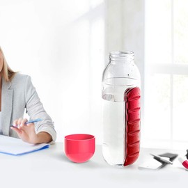 Botella de Agua 2 en 1 con Organizador de Pastillas, Capacidad de 600 Ml, Diseño de Pastillas de 7 Días, Estuches Portátiles para Medicamentos de Viaje (rojo)
