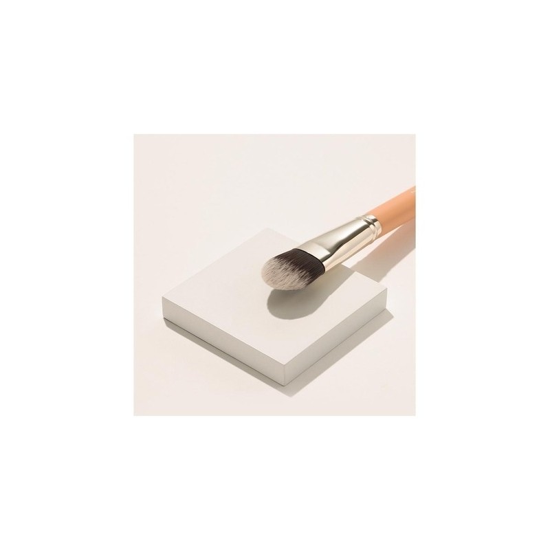 105 Light Touch Foundation Brush / 105 라이트터치 파운데이션 브러쉬