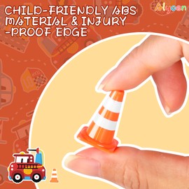 Alyoen - 6 conos de tráfico pequeños de 1 pulgada para niños, conos de bloques de construcción de tráfico anaranjado en miniatura, conos de juguete de Navidad