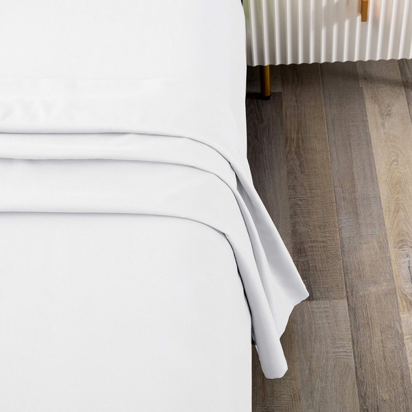 Toodou White King Bed Top Sheet is Made of Soft