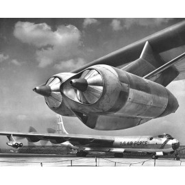 CONVAIR B-36 PEACEKEEPER BOMBERS  Photo   (224-J)