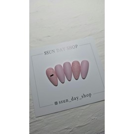 Pink lace nails - please inquire for short & long types / 핑크레이스 네일 - 숏&롱 타입은 문의주세요
