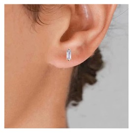 Yheakne Vintage Crystal Stud Earrings Gold Square Crystal Earrings Tiny Gold Square Earrings Mini Rhinestone Square Earrings Jewelry for Women and Girls (Gold)