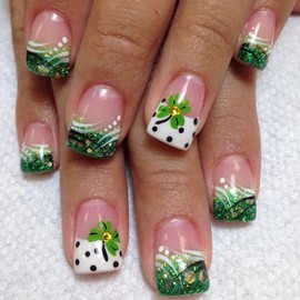 Green Press On Nails St. Patrick's Day Nails Press Ons Short Square Shape Glitter Green French Fake Nails With Rhinestone Four Clover Spot Designs Full Cover Acrylic Spring False Nails For Women 24PCS