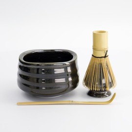 TOKYO design studio 4-Piece Matcha Set in High-Quality Gift Packaging - with Matcha Bowl, Bamboo Whisk, Bamboo Spoon & Tea Brush Holder - Traditional Tea Ceremony - Elegant Ceramic in Black