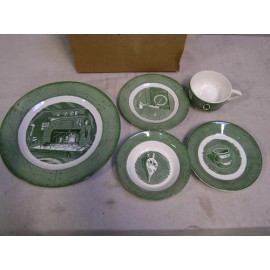 ROYAL  ROYAL COLONIAL HOMESTEAD 5 PIECE PLACE SETTING 'VERY NICE"