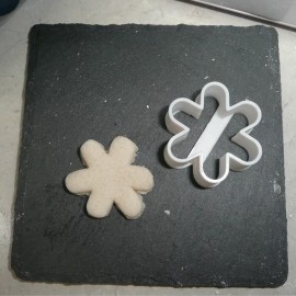 AJT SNOWFLAKE SHAPE CENTER FOR JAM FILLED LINZER COOKIE CUTTER MADE IN USA PR5136