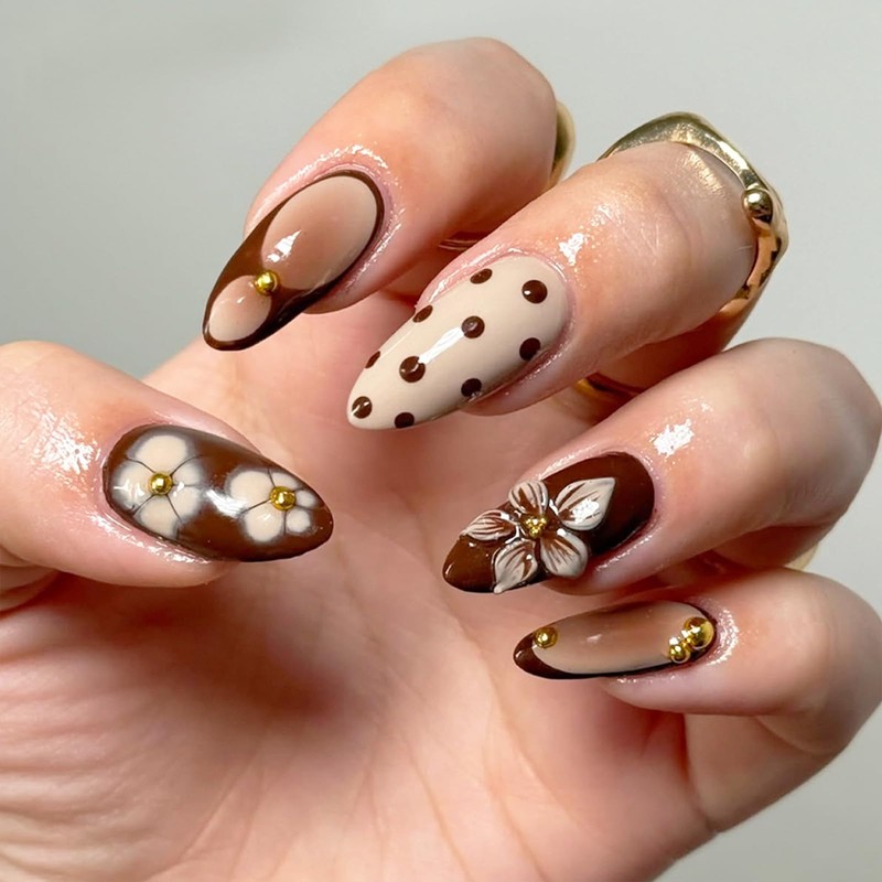 Uñas postizas de almendra medianas con diseño floral 3D, color