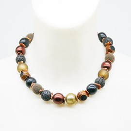 Feliss Handmade Necklaces Made of Pearls, Women's Statement Necklace, 45 cm Long, Choker Necklace, Aesthetic Necklace Jewellery. Beads Pearl Necklace for Women in Brown with Wooden Beads, Pearl Wood