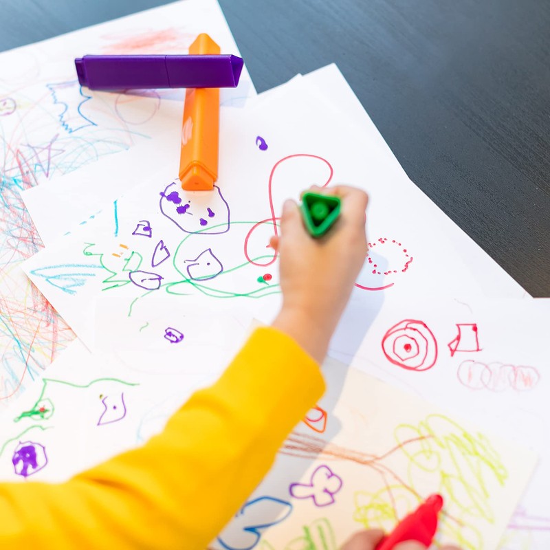 Crayola Triangle Toddler Markers (8ct), Easy Grip Washable Markers for