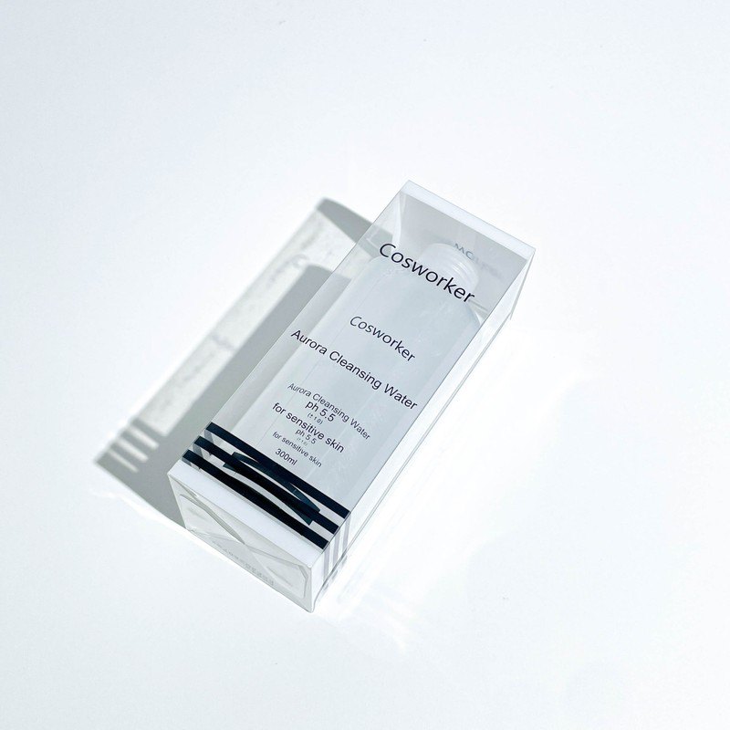 Hypoallergenic, mildly acidic, natural cleansing water for sensitive skin, Cosworker