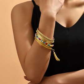 Yienate Boho Gold Armreif Armband Set Farbe Perle Quasten Multi Armreif Set Indische Hochzeit Punkte Strass Armreif Indischen Bollywood Vintage Armreif Große Runde Stapeln Armband Schmuck Für Damen