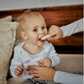 Moonkie Baby Toothbrush Finger Toothbrush Oral Cleaner Kit for 3 Months +, 2 Pcs (Blush/Pale Mauve)