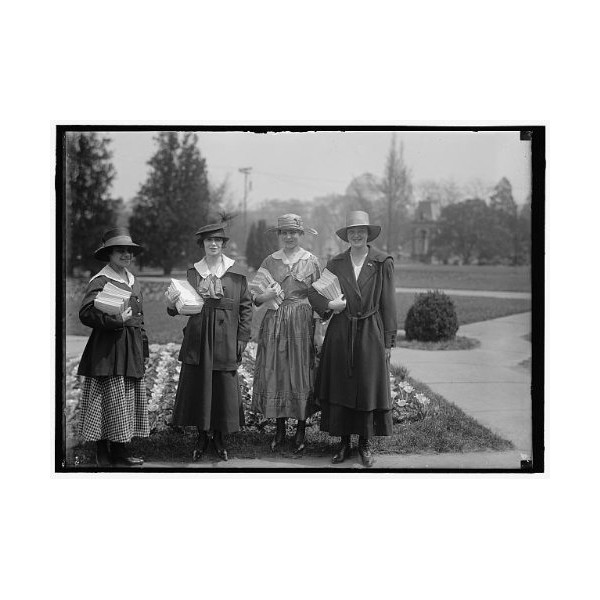 HistoricalFindings Photo: National Emergency War Gardens,Girl Scouts Gardening,DAR,Washington,DC,1917