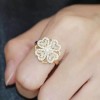 Dtup Anillo De Flor Giratorio Anti Estrés Chapado En Oro