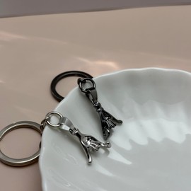 Pinky Chirstmas Promise Gift, Gifts for Boyfriend, Couple Gifts Matching Stuffs Anniversary Birthday Gifts for Boyfriend Girlfriend Husband Best Friend Keychains Valentines Gift (Black & Sliver)