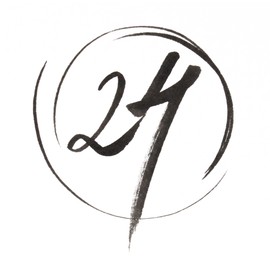 Essence 24Ever Ink Liner 01