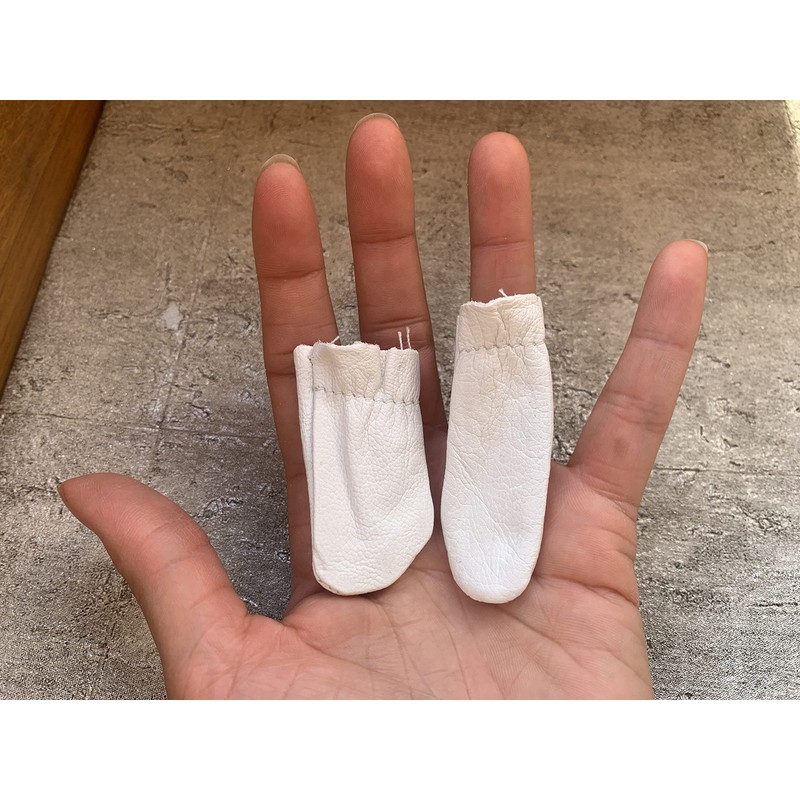 Heidifeathers 4 Pairs x Leather Finger protectors - Needle Felting