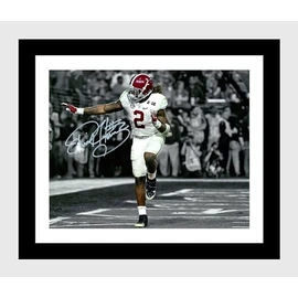 Framed Derrick Henry Heisman Celebration - Alabama Football - Autograph Promo Print (Black, 16x20)