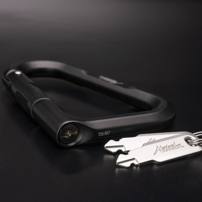 Matador BetaLock (Black) - Lobster Hook & Travel Lock 2-in-1;