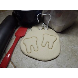 AJT DENTAL CLEAN TEETH THEMED DENTIST HYGIENIST SET OF 5 COOKIE CUTTERS USA PR1650