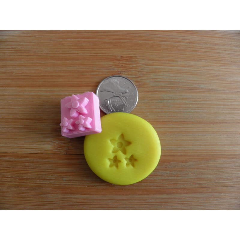 Tiny flowers stamps set of two