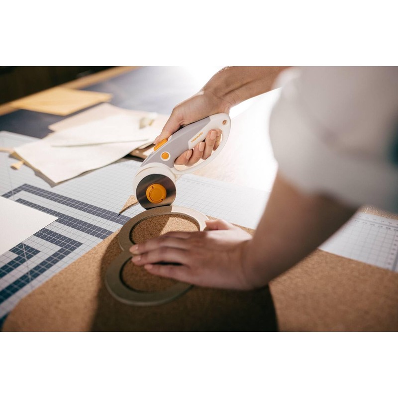 Fiskars Titanium Rotary Cutter DuoLoop (45mm, 60mm), Orange, White, Black,