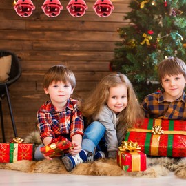 Garneck 21Pcs Christmas Bell Ornament, Small Jingle Bells Crafts Five- point Star Shape Metal DIY Bells with Ribbon for Wreath Holiday Home Christmas Decoration (20pcs 3cm Red Bells+ 10m Ribbon)