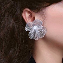 Allereyae Vintage Filigree Flower Stud Earrings Metal Flower Earrings Pearl Stud Earrings Silver Flower Pearl Earrings Jewelry for Women