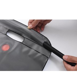 YIKANGHENG Solar Heating Shower Bag, 23.6 in x 15.7 in 20 L/ 5 Gallons PVC Water Wash Bag for Outdoors and Camping (Black)