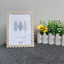 Xshelley 5x7 inch Exquisite Small Daisy Metal Photo Frame,with Glass Front Modern Decorative Floral Photo Frame,Photo Display for Tabletop Centerpiece Or hang the wall display