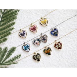 Handmade Dryed Pressed Flower Heart Shaped Photo Locket Pendant Necklace (Gold, White on Black)