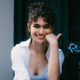 Giata Face Freckles, Facial Glitter Spot Patches, Gold, Glossy Makeup Patches, Cute Glitter Makeup Accessories for Women, Facial Cosmetic Glitter, 6 Count (Gold)