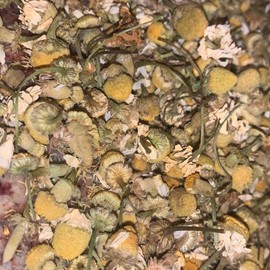 Organic Chamomile Flowers | Dried Organic Chamomile | Natural Tea | Edible Flowers | Calming and Soothing Beverage - Size: 1/2oz